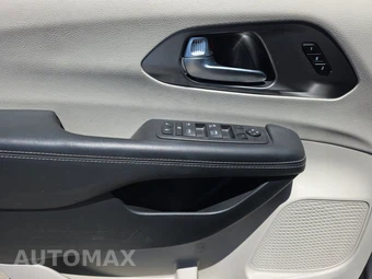 2023 Chrysler Pacifica Touring L 121.6" WB - miniatura 9