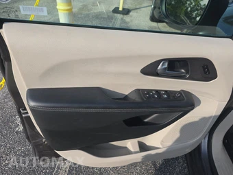 2023 Chrysler Pacifica Touring L 121.6" WB - miniatura 9