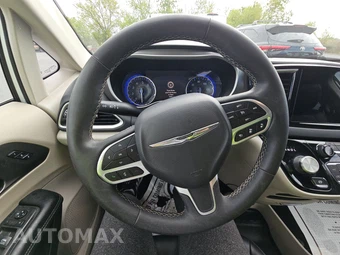 2023 Chrysler Pacifica Touring L 121.6" WB - miniatura 10