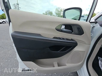 2023 Chrysler Pacifica Touring L 121.6" WB - miniatura 9