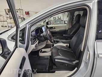 2023 Chrysler Pacifica Touring L 121.6" WB - miniatura 13
