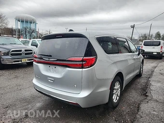 2023 Chrysler Pacifica Touring L 121.6" WB - miniatura 4