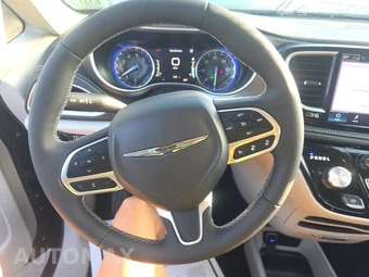 2023 Chrysler Pacifica Touring L 121.6" WB - miniatura 10