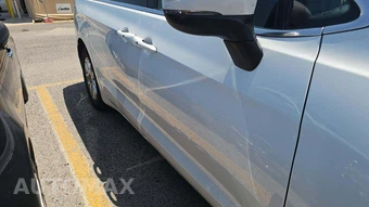 2023 Chrysler Pacifica Touring L 121.6" WB - miniatura 26