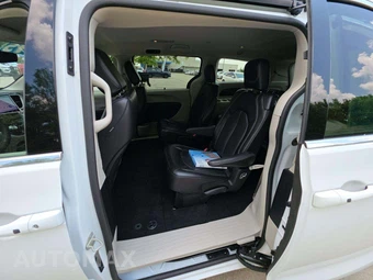 2023 Chrysler Pacifica Touring L 121.6" WB - miniatura 13