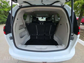 2023 Chrysler Pacifica Touring L 121.6" WB - miniatura 15