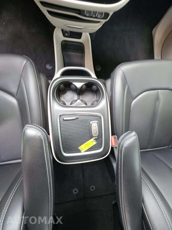 2023 Chrysler Pacifica Touring L 121.6" WB - miniatura 8