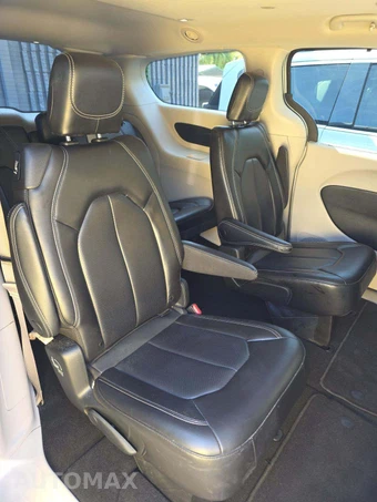 2023 Chrysler Pacifica Touring L 121.6" WB - miniatura 17