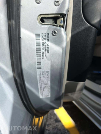 2023 Chrysler Pacifica Touring L 121.6" WB - miniatura 5