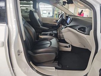 2023 Chrysler Pacifica Touring L 121.6" WB - miniatura 8