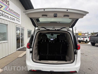 2023 Chrysler Pacifica Touring L 121.6" WB - miniatura 8