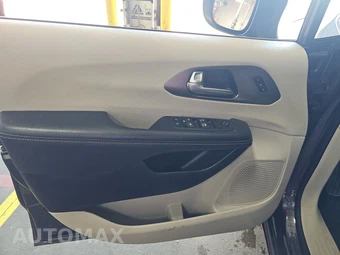 2023 Chrysler Pacifica Touring L 121.6" WB – miniatura 9