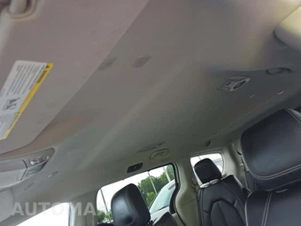 2023 Chrysler Pacifica Touring L 121.6" WB - miniatura 11