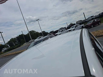 2023 Chrysler Pacifica Touring L 121.6" WB - miniatura 12