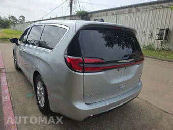 2023 Chrysler Pacifica Touring L 121.6" WB - miniatura 2