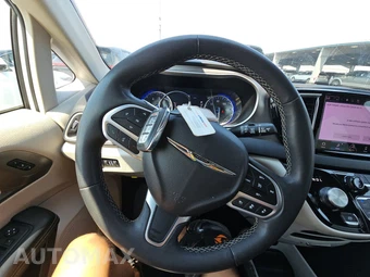 2023 Chrysler Pacifica Touring L 121.6" WB - miniatura 10