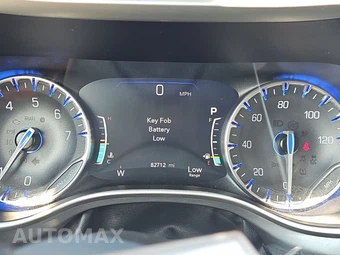 2023 Chrysler Pacifica Touring L 121.6" WB - miniatura 12