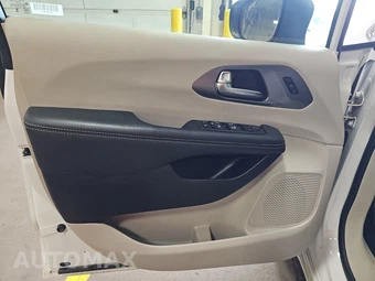 2023 Chrysler Pacifica Touring L 121.6" WB - miniatura 9