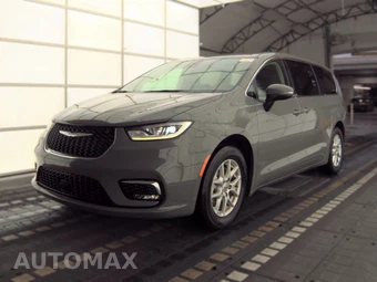 2023 Chrysler Pacifica Touring L 121.6" WB