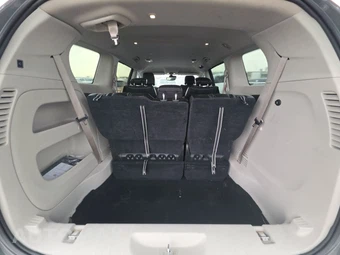 2023 Chrysler Pacifica Touring L 121.6" WB - miniatura 17