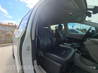 2023 Chrysler Pacifica Touring L 121.6" WB - miniatura 19
