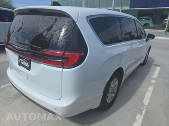 2023 Chrysler Pacifica Touring L 121.6" WB - miniatura 3