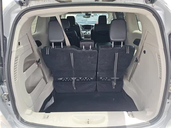 2023 Chrysler Pacifica Touring L 121.6" WB - miniatura 17