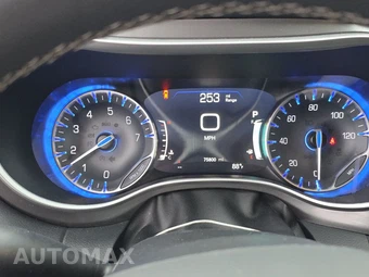 2023 Chrysler Pacifica Touring L 121.6" WB – miniatura 12