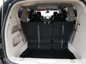 2023 Chrysler Pacifica Touring L 121.6" WB - miniatura 6