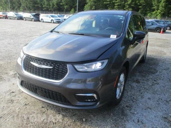 2023 Chrysler Pacifica Touring L 121.6" WB