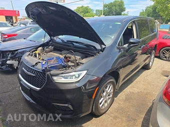2023 Chrysler Pacifica Touring L 121.6" WB