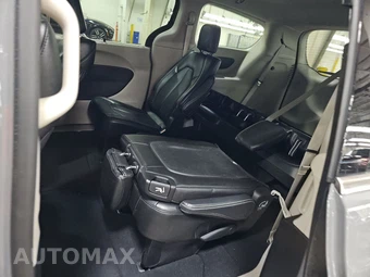 2023 Chrysler Pacifica Touring L 121.6" WB – miniatura 13