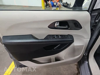 2023 Chrysler Pacifica Touring L 121.6" WB – miniatura 9