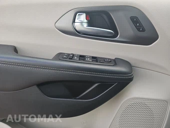 2023 Chrysler Pacifica Touring L 121.6" WB - miniatura 9