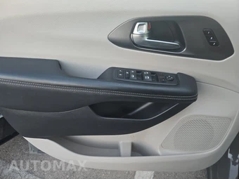 2023 Chrysler Pacifica Touring L 121.6" WB - miniatura 9