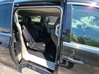2023 Chrysler Pacifica Touring L 121.6" WB - miniatura 14