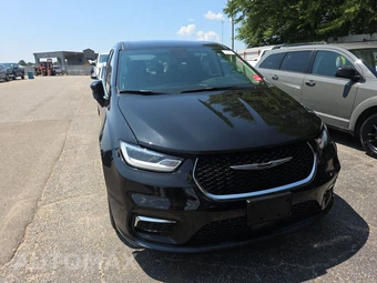 2023 Chrysler Pacifica Touring L 121.6" WB - miniatura 2