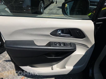 2023 Chrysler Pacifica Touring L 121.6" WB - miniatura 9