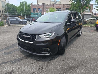 2023 Chrysler Pacifica Touring L 121.6" WB