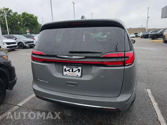 2023 Chrysler Pacifica Touring L 121.6" WB - miniatura 3