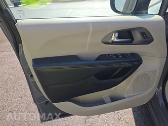 2023 Chrysler Pacifica Touring L 121.6" WB - miniatura 9