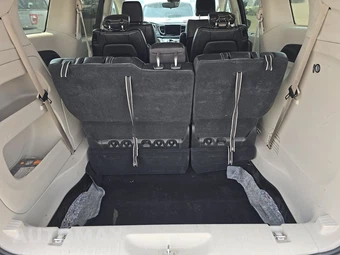 2023 Chrysler Pacifica Touring L 121.6" WB - miniatura 17