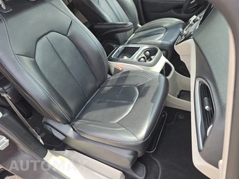 2023 Chrysler Pacifica Touring L 121.6" WB - miniatura 8
