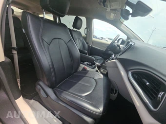 2023 Chrysler Pacifica Touring L 121.6" WB - miniatura 8