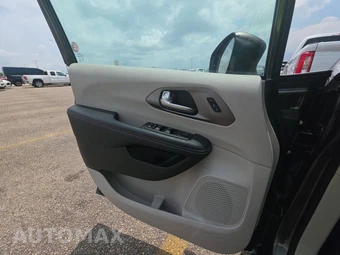 2023 Chrysler Pacifica Touring L 121.6" WB - miniatura 9