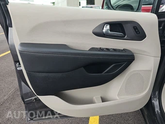 2023 Chrysler Pacifica Touring L 121.6" WB - miniatura 9
