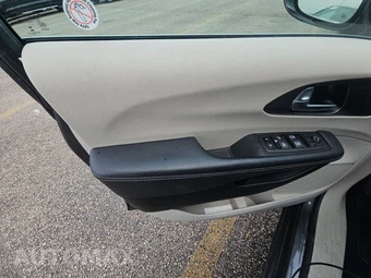 2023 Chrysler Pacifica Touring L 121.6" WB - miniatura 9