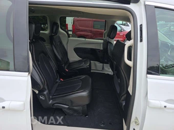 2023 Chrysler Pacifica Touring L 121.6" WB - miniatura 17