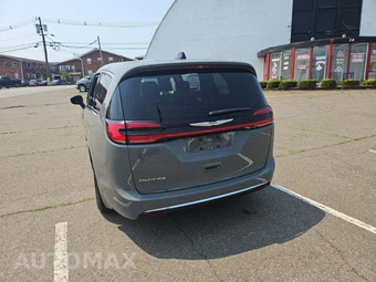 2023 Chrysler Pacifica Touring L 121.6" WB - miniatura 2