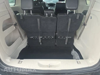 2023 Chrysler Pacifica Touring L 121.6" WB - miniatura 17